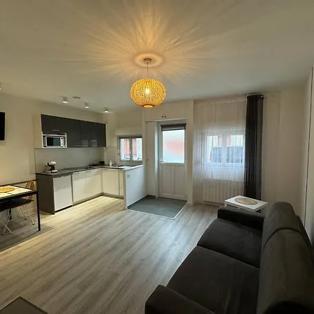 A 200 M De La Plage Apartment *